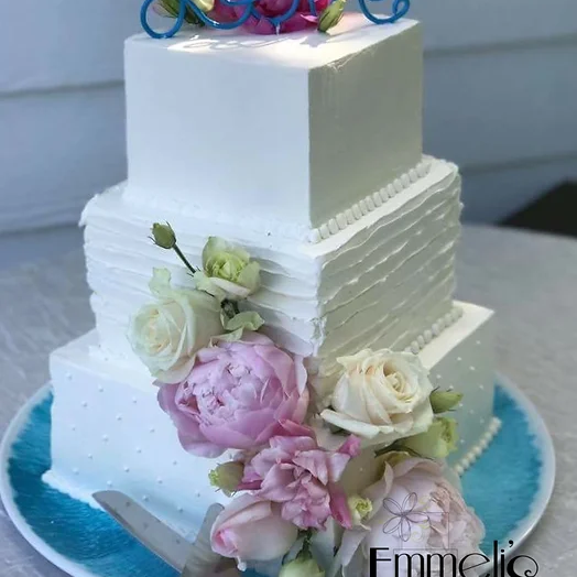 Fresh Flowers Buttercream Cake